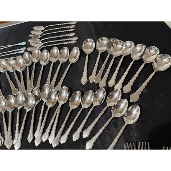 Oneida Community Stainless CELLO Flatware Set Betty Crocker 107 Pcs with Serving - Picture 3 of 14